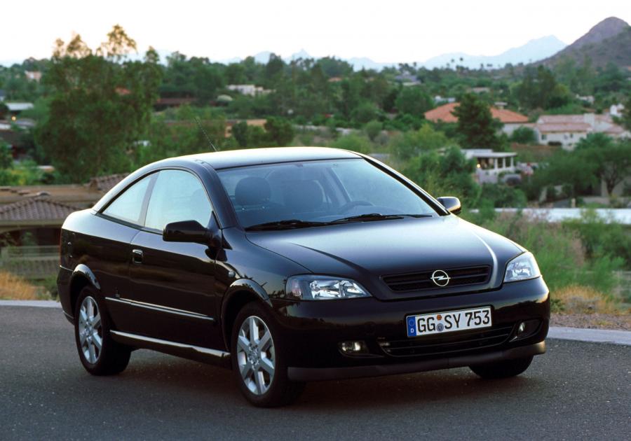  Opel Astra Coupe (G) 2000 года  (фото 14 из 42)